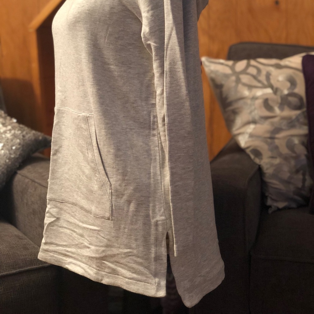 LOFT Lou & Grey Light Gray Sweatshirt. Size XS. - Picture 2 of 4